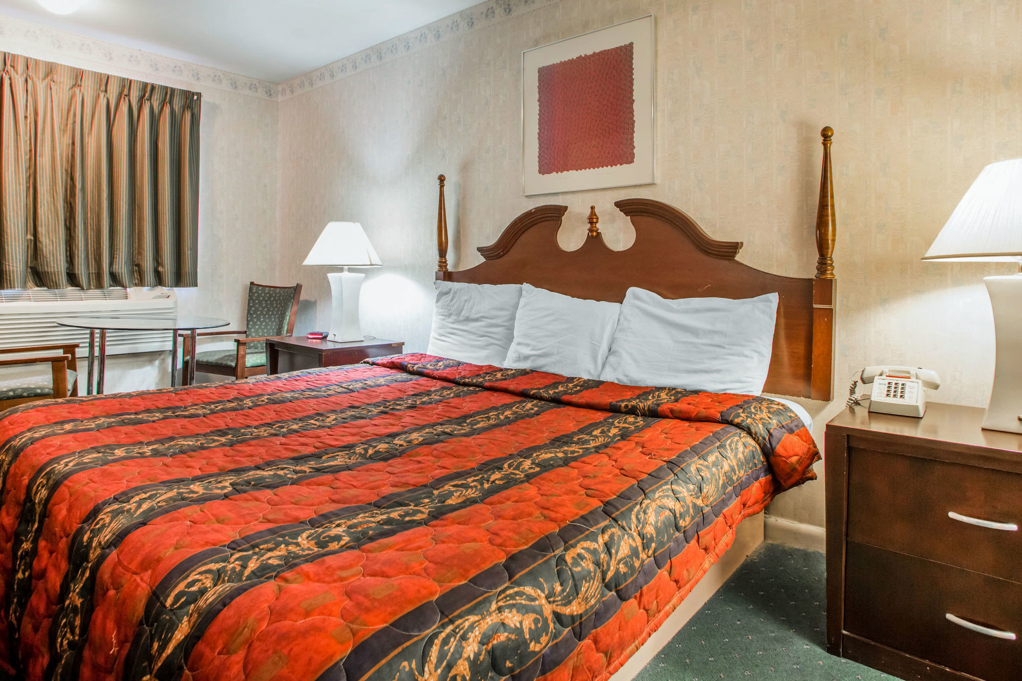 Rodeway Inn Parkway Galloway Room photo