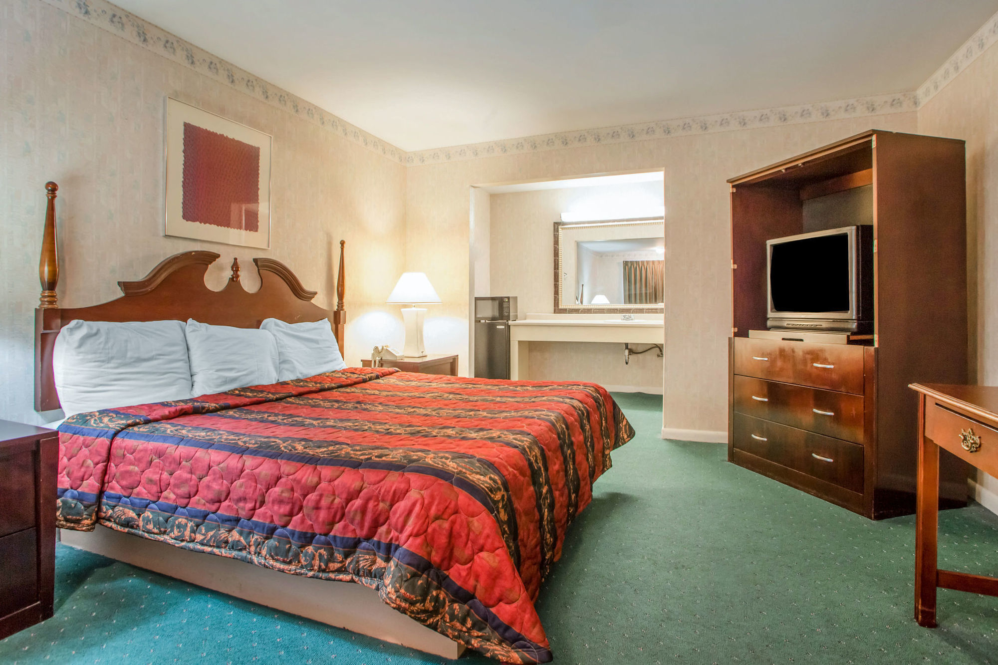 Rodeway Inn Parkway Galloway Room photo