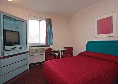 Rodeway Inn Parkway Galloway Room photo