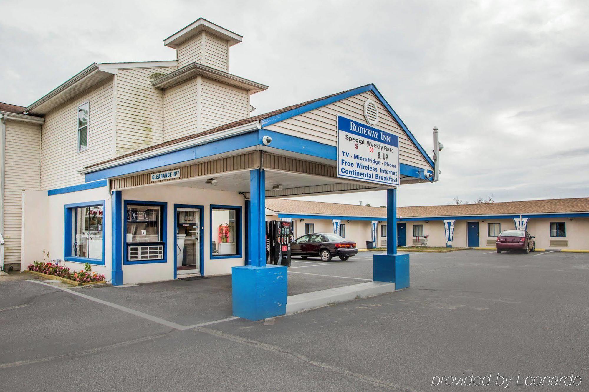 Rodeway Inn Parkway Galloway Exterior photo