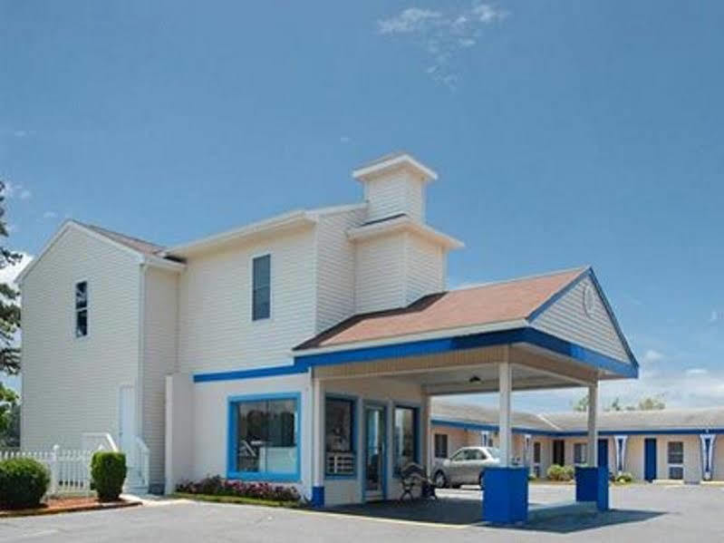 Rodeway Inn Parkway Galloway Exterior photo